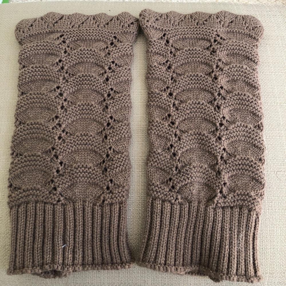 Brown leg warmers!!